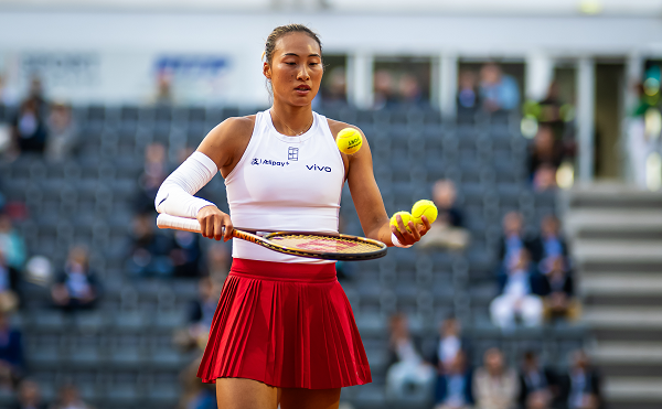 晋级四强!WTA1000罗马站:郑钦文2比0萨巴伦卡 第2张 晋级四强!WTA1000罗马站:郑钦文2比0萨巴伦卡 第2张