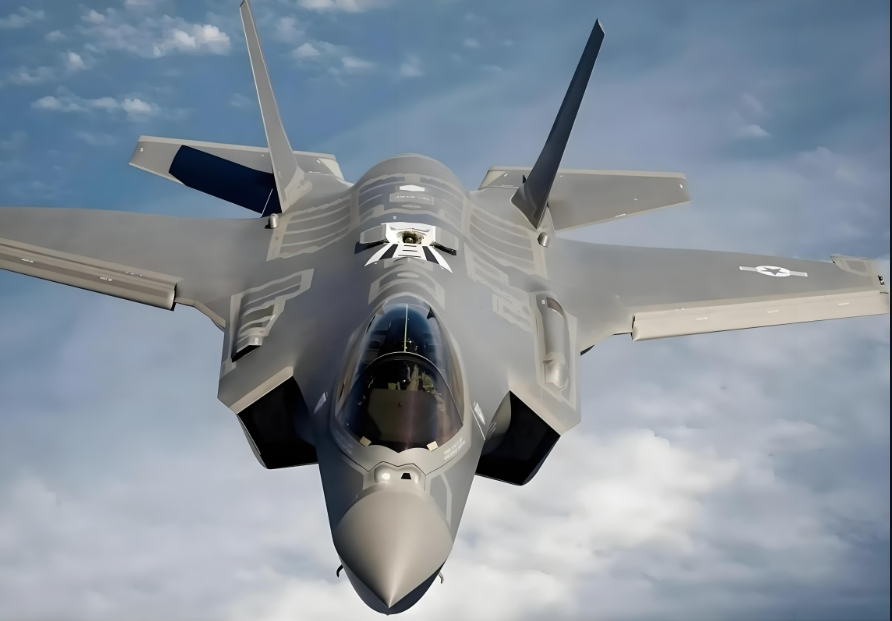 美F-35险被胡塞武装击中,损失增大让行动成“烂尾仗” 第1张 美F-35险被胡塞武装击中,损失增大让行动成“烂尾仗” 第1张