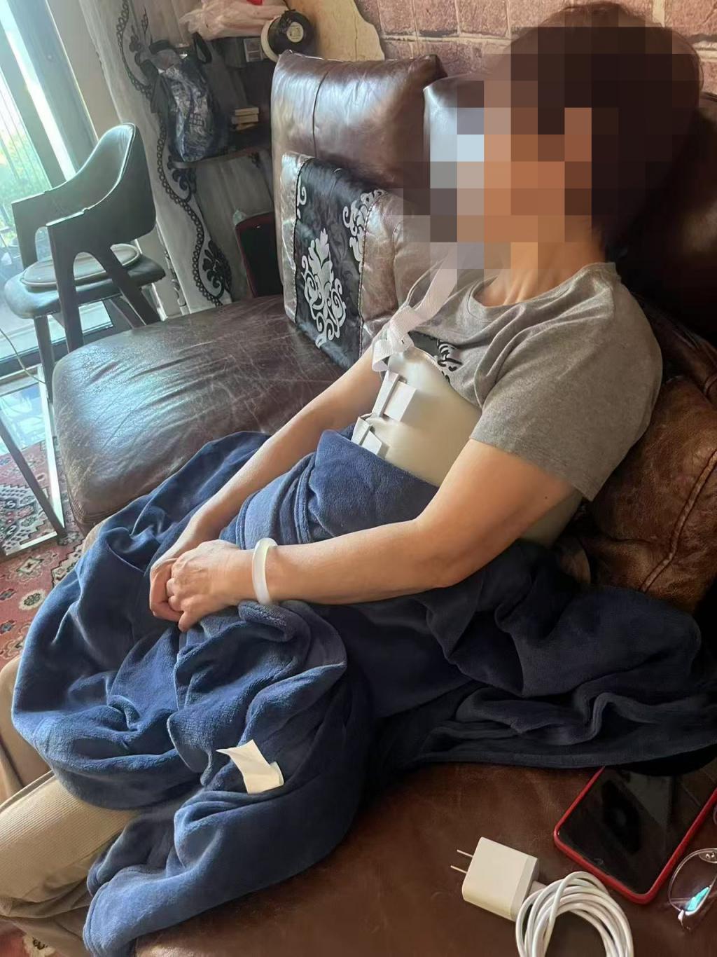 晨意帮忙丨女子在商场被骑平衡车男童撞伤索赔遇阻,男孩家属:表示歉意,但商场担主责 第3张 晨意帮忙丨女子在商场被骑平衡车男童撞伤索赔遇阻,男孩家属:表示歉意,但商场担主责 第3张
