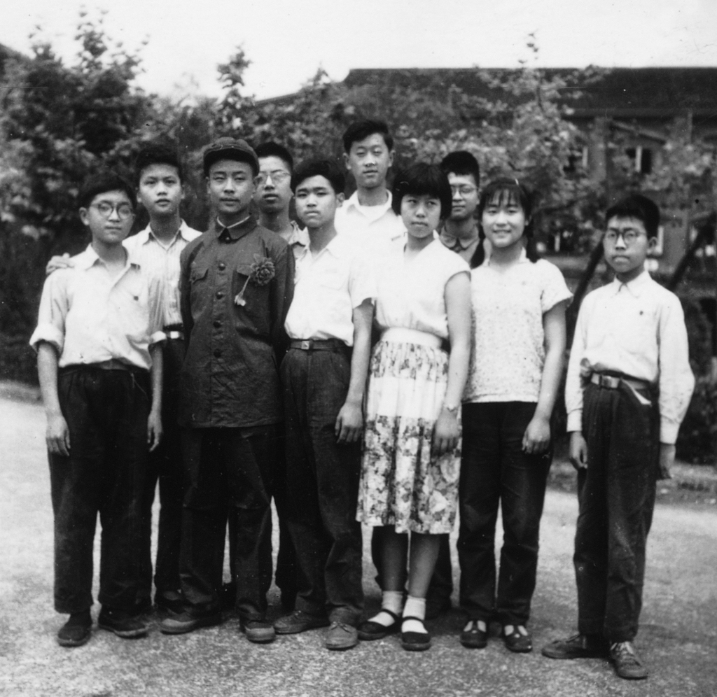 纪念|脖子上挂着红领巾的陈逸飞 第5张 纪念|脖子上挂着红领巾的陈逸飞 第5张